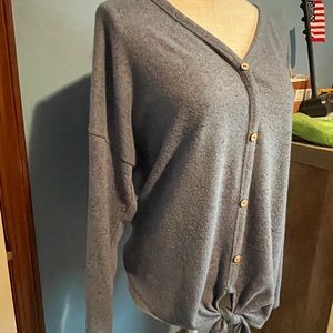 3/4 sleeve comfy shirt. Sz M